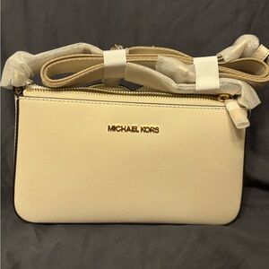 NWT Michael Kors Jet Set Travel Crossbody Bag